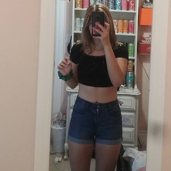 2 button jean shorts - Picture 2 of 4